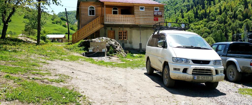 Guesthouse Robinzon Lalkhori エクステリア 写真