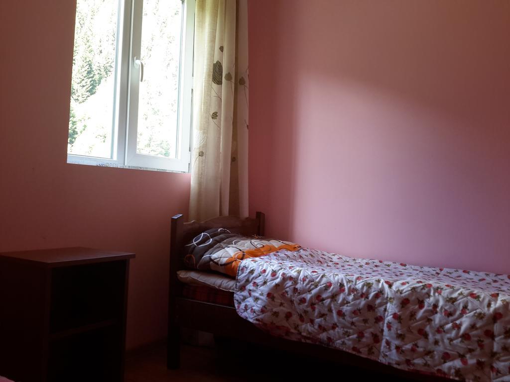 Guesthouse Robinzon Lalkhori エクステリア 写真