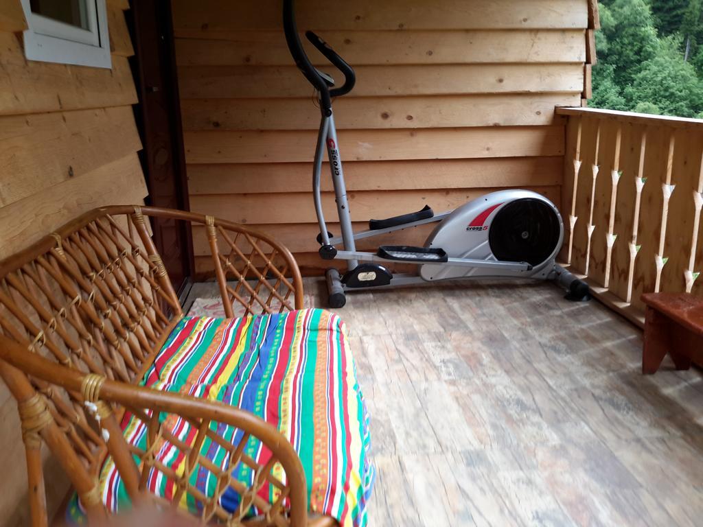 Guesthouse Robinzon Lalkhori エクステリア 写真
