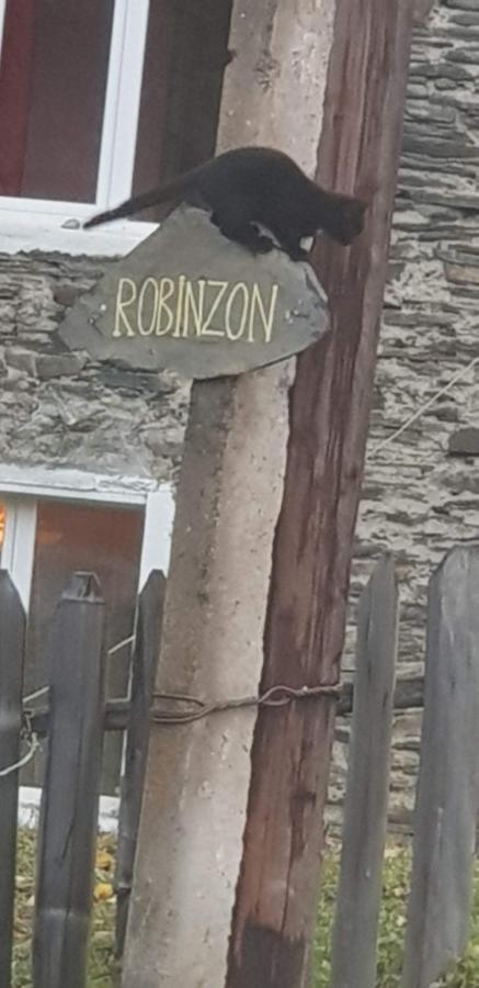 Guesthouse Robinzon Lalkhori エクステリア 写真